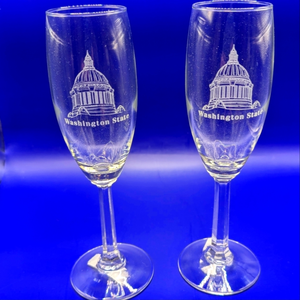 Box#14 Two Champagne 🍾 Flutes